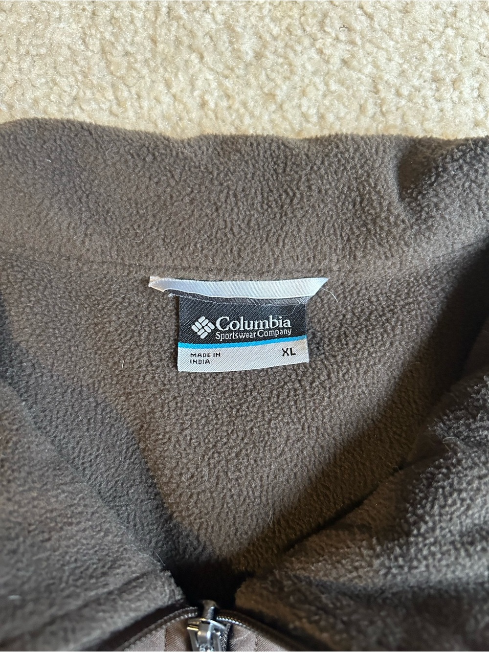 Columbia Men's Ascender Brown Softshell Vest - Picture 5 of 5